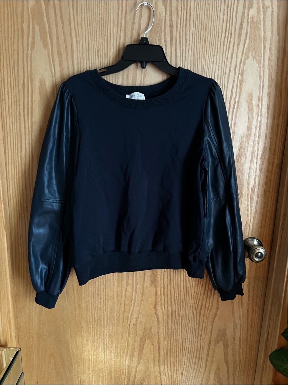 Whiteroom+Cactus Women’s Black Pullover Sweater Sweatshirt Faux Leather Sleeves